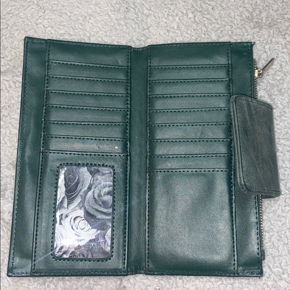 Wallet in perfect condition - Picture 2 of 2